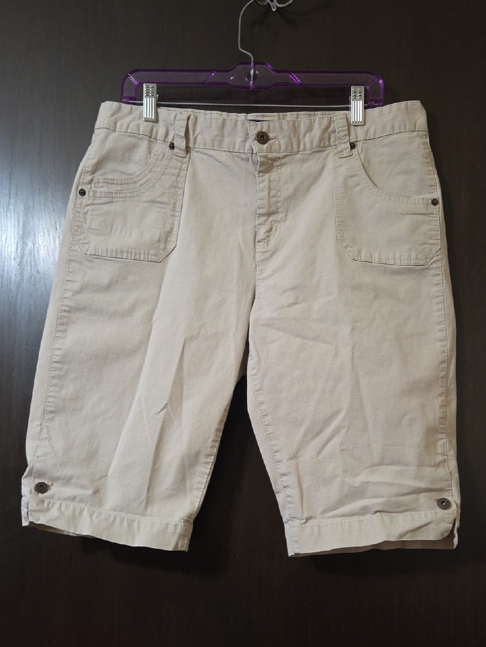 Bill Blass Jeans ladies tan Shorts size 16 unisex